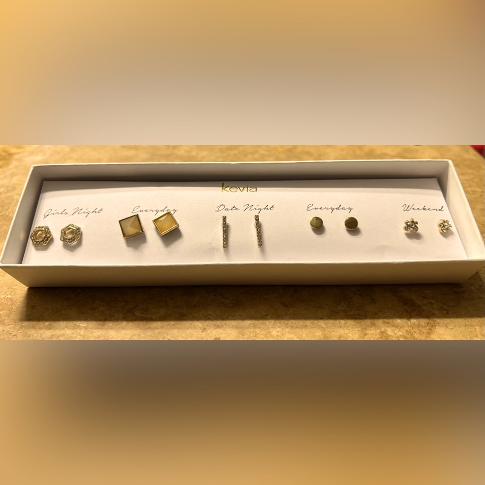 Kevia Peach & Gold Post Earring Set